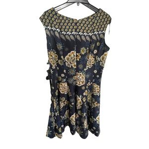 Gabby Skye Dress Size 16